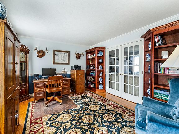 5th image of 1068 Hidden Creek Way