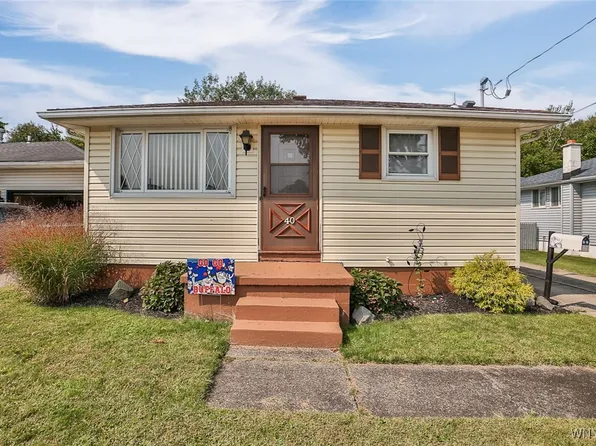 40 Mann St, Cheektowaga, NY 14206