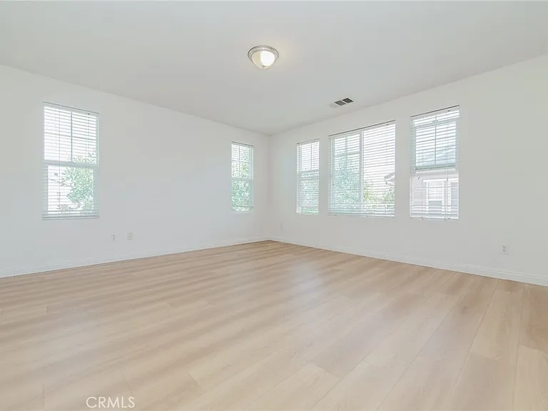 6937 Resina St — Photo 2