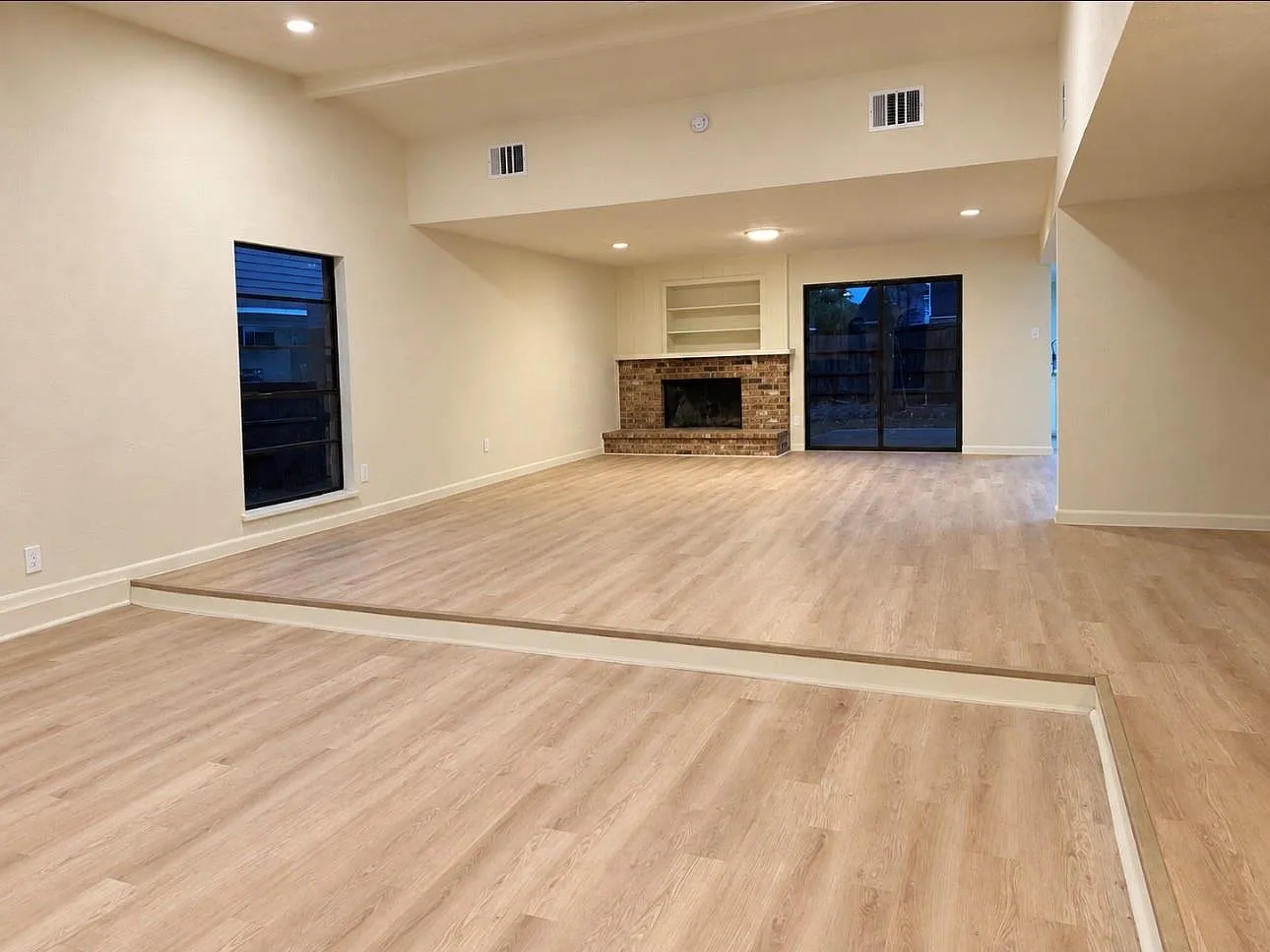 4 bed, 2.5 bath, 2196 sqft, $2,100 — Photo 2