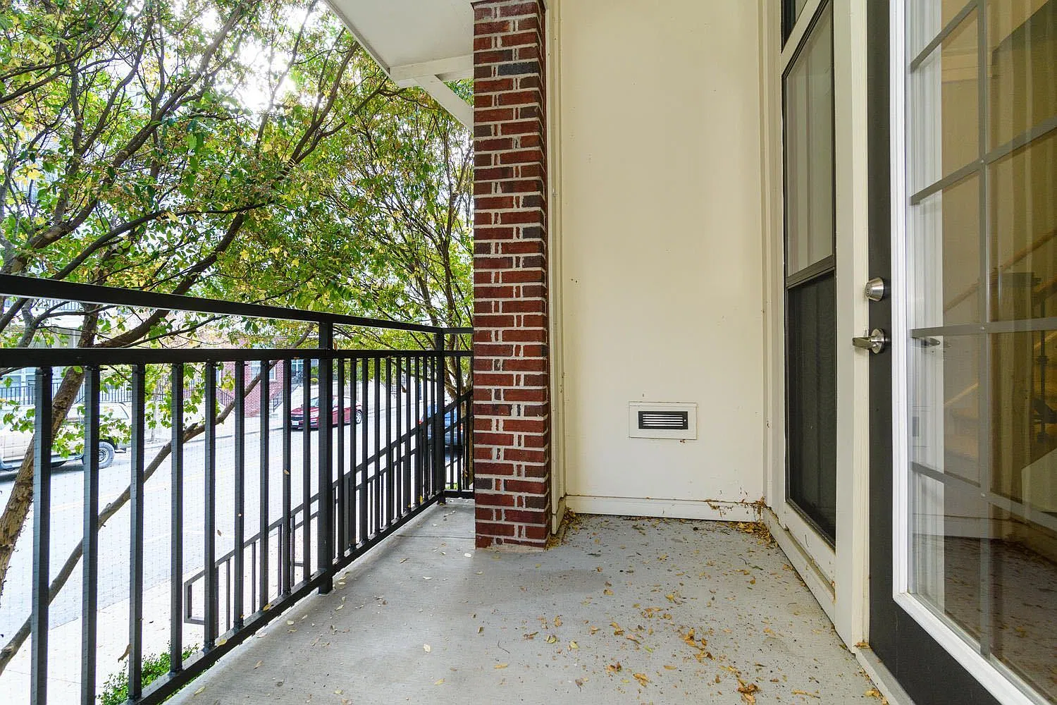 Biltmore Park Townhouse — Photo 4