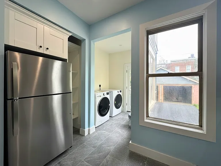 11 Courtney Ave #1 — Photo 8