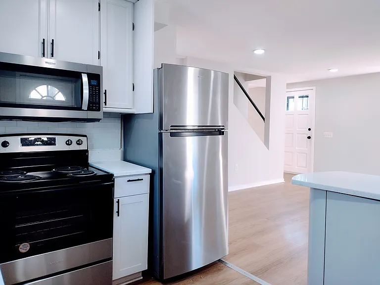 4204 Colonial Rd — Photo 14