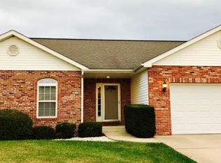 5911 Rosebud Ln, Godfrey, IL 62035