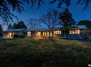 355 Potters Rd, Makanda, IL 62958