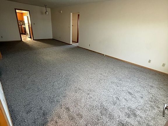 4th image of 207 W 3rd St S APT 2