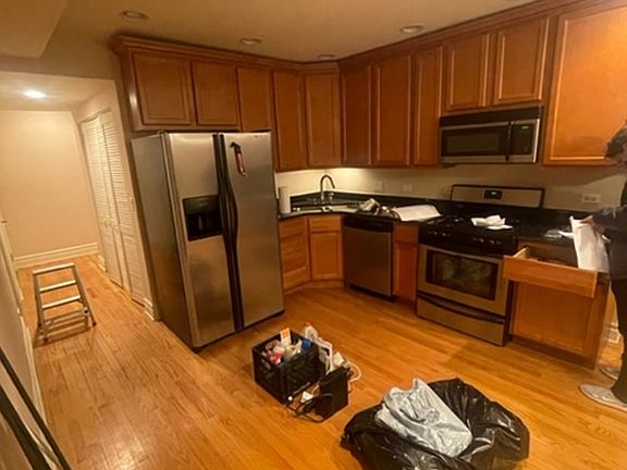 3rd image of 3915-25 W Altgeld St #3925