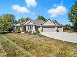 1214 Winterberry Dr, Lima, OH 45805