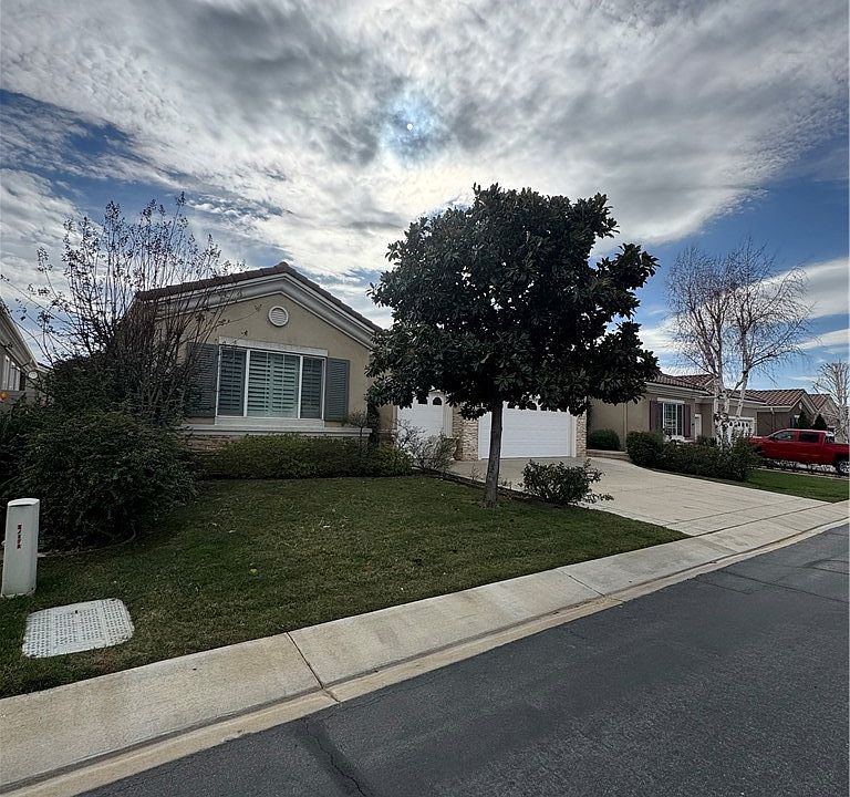 1st image of 979 Ironwood Rd