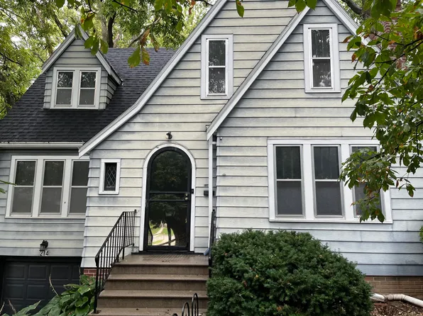 214 Locust Lodge Ave, Council Bluffs, IA 51503