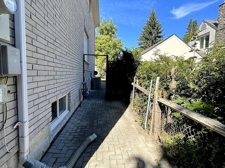 320 Drewry Ave #BASEMENT — Photo 13