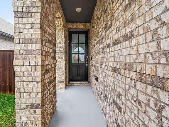 3rd image of 213 Trapper Creek Dr