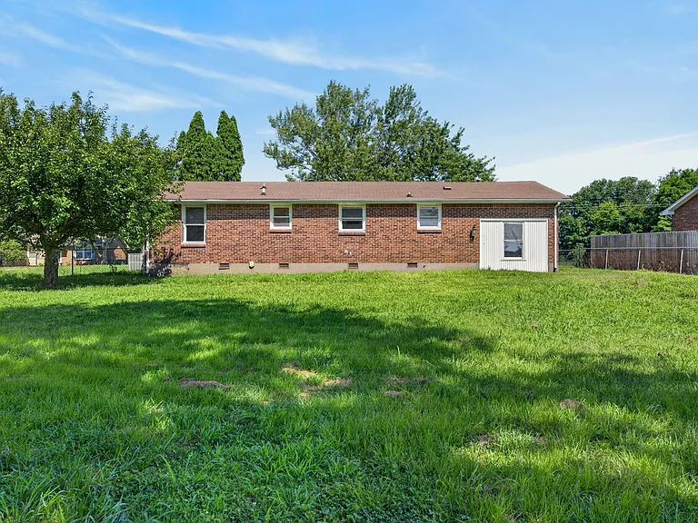 573 Waldorf Dr — Photo 26