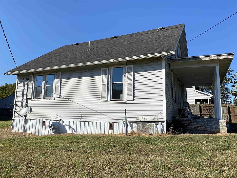 2nd image of 112 S Gaines St