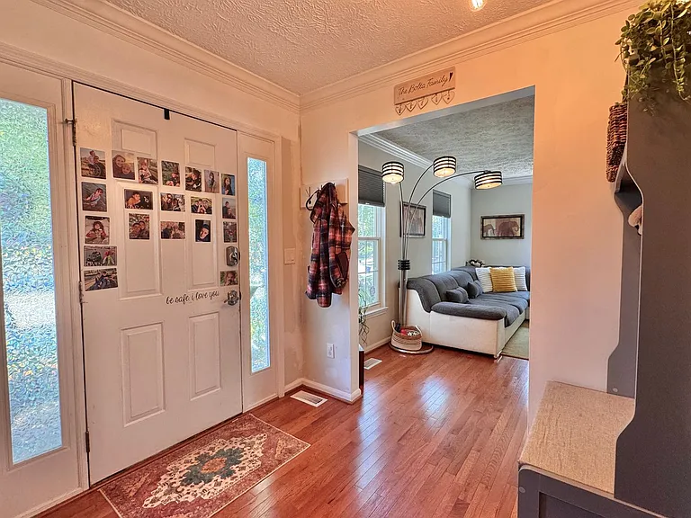 69 Spring Lake Dr — Photo 3