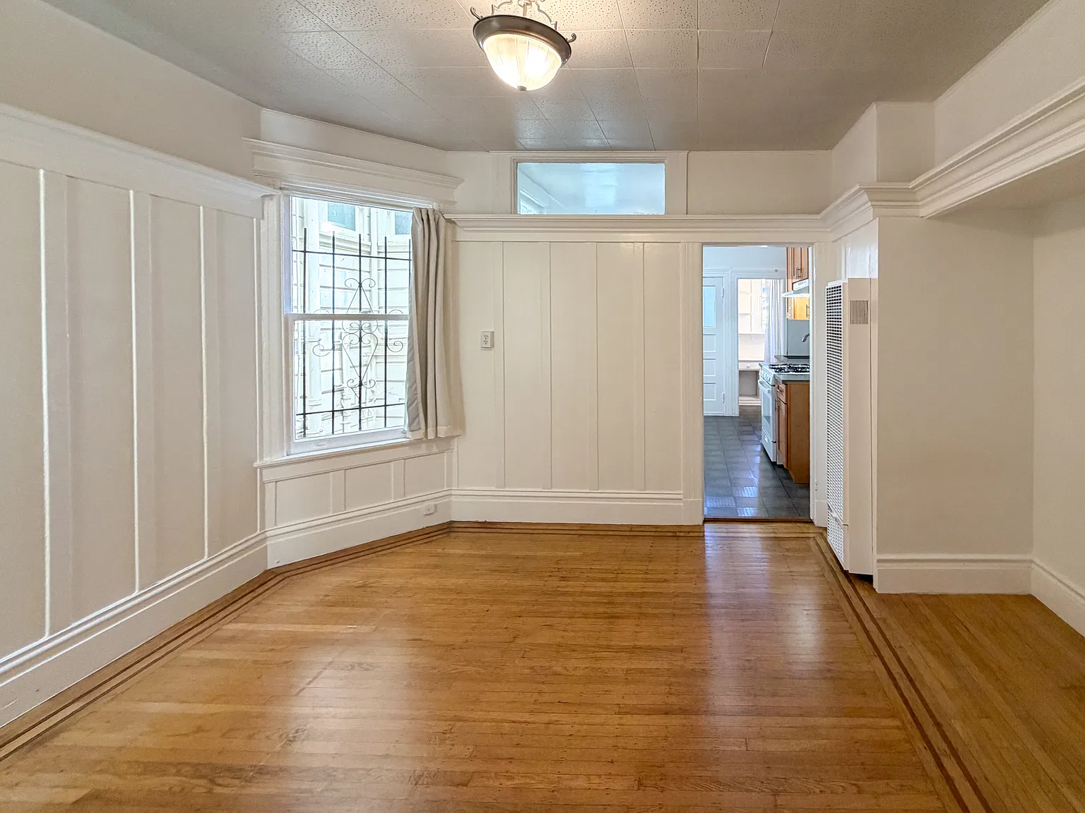 Spacious Studio with Bonus Office/Storage Room — Photo 3