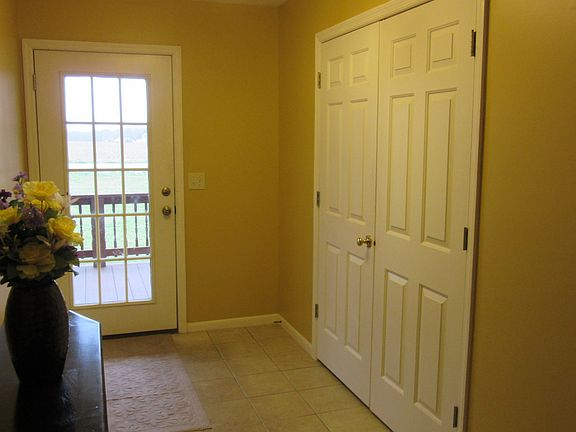 Lovely entrance foyer