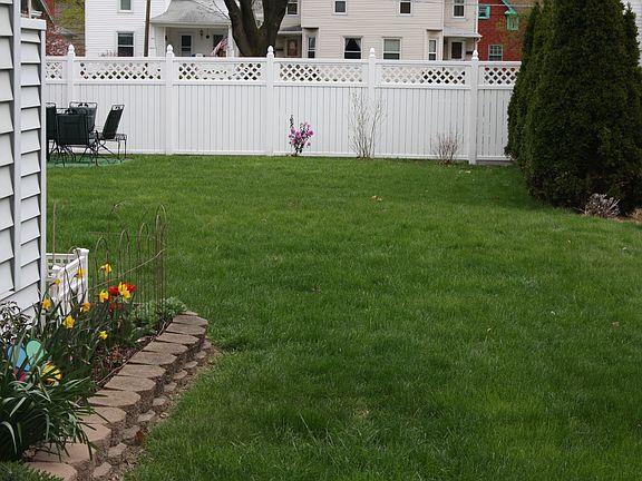 Spacious private yard