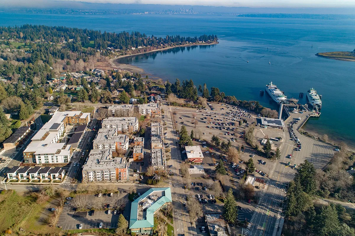 Building Photo - 180 Harbor Square Loop NE #B218