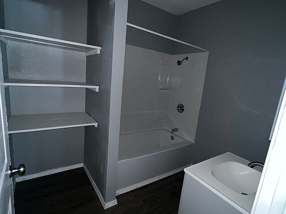 3rd image of 509 E Kenedy Ave APT 1