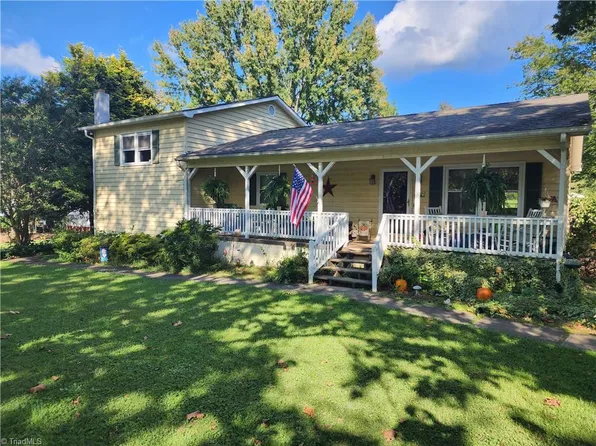 223 Ararat Longhill Rd, Pilot Mtn, NC 27041