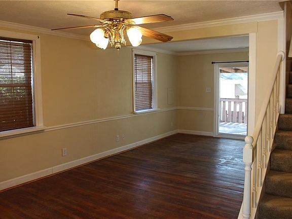 3rd image of 3201 Arlington Pl