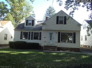 453 Greenvale Rd, Cleveland, OH 44121