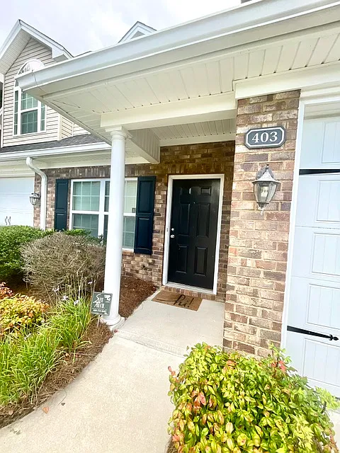 403 Kendal Ct — Photo 3