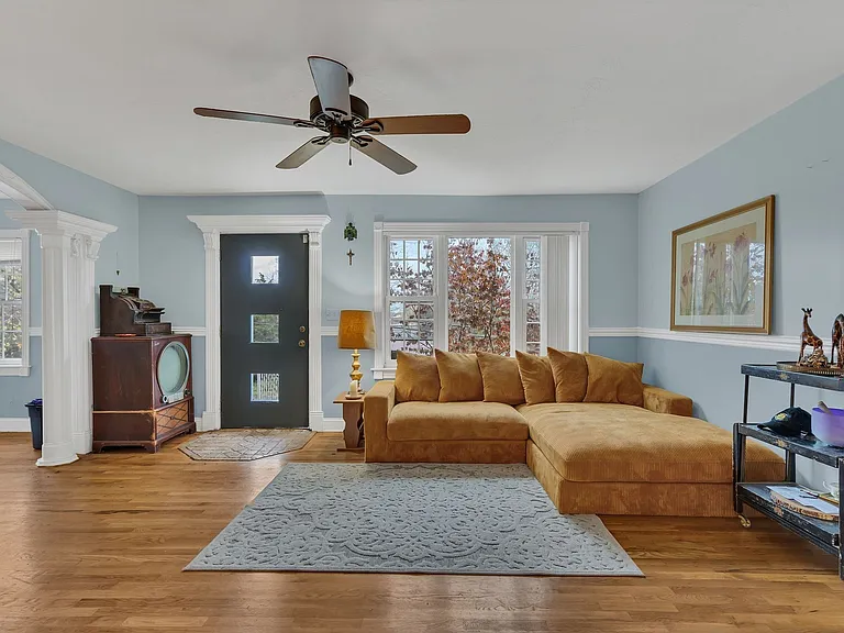 118 E Due West Ave — Photo 5