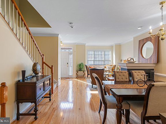 4th image of 103 Breakers Edge Ct