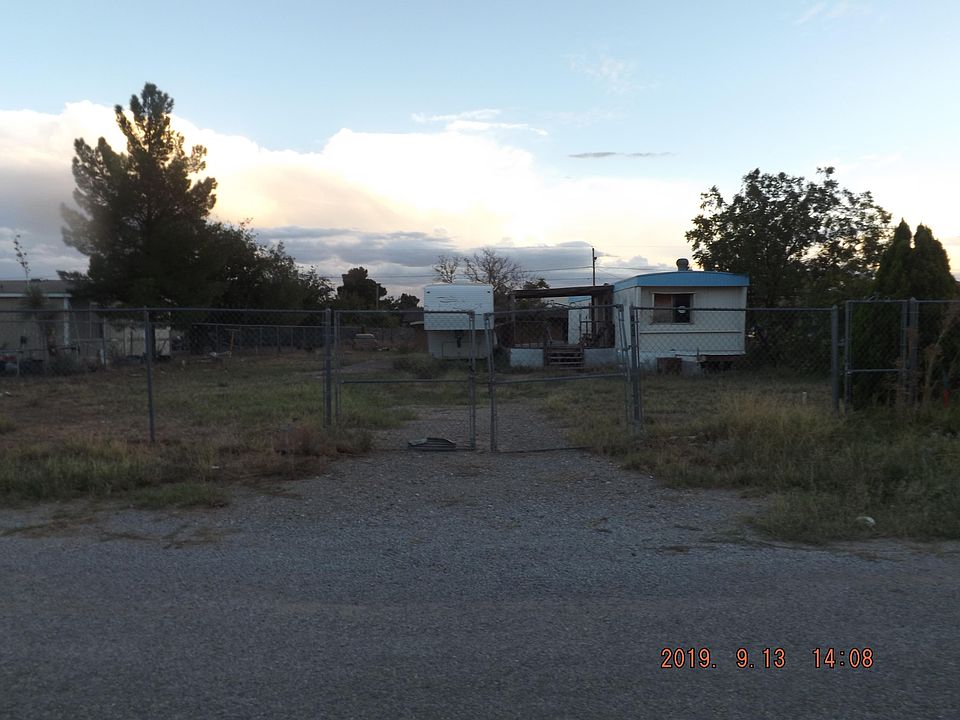 1st image of 853 Desert Ln