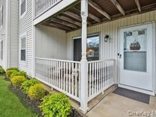 69 Fairview Circle, Middle Island, NY 11953