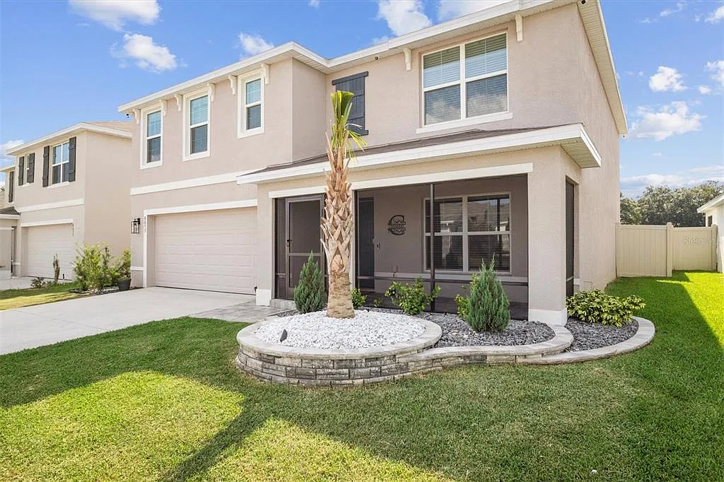 5 bed, 3.0 bath, 2605 sqft, $2,400 — Photo 3