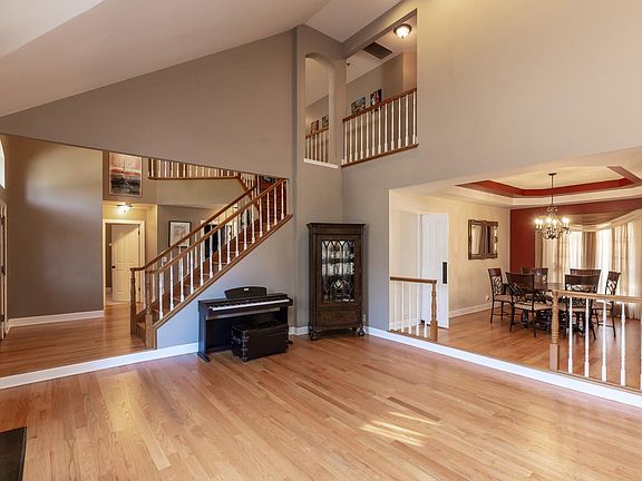 4th image of 17465 Serene Dr