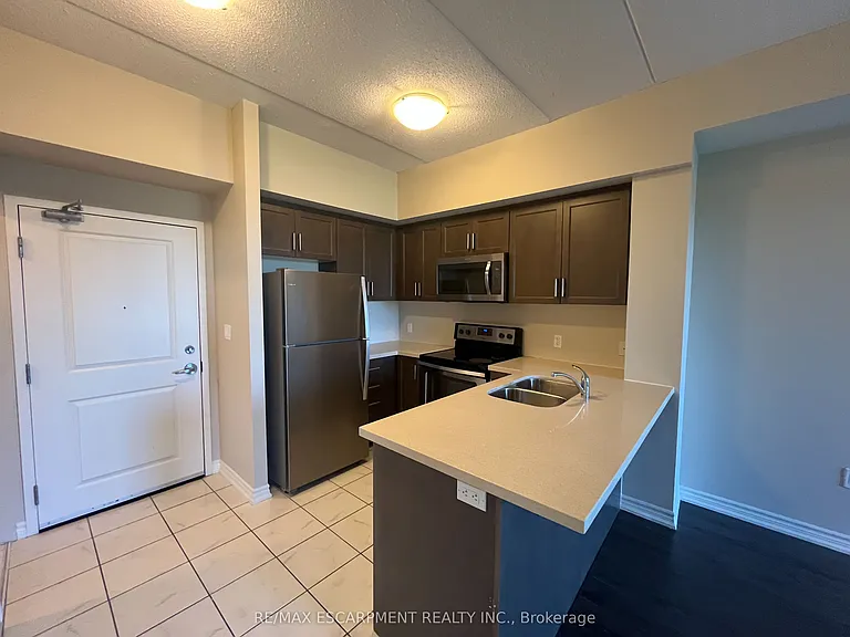 640 Sauve St #509 — Photo 2