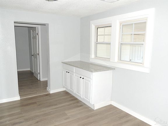 5th image of 2206 W Godfrey St