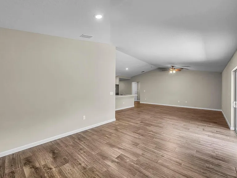 574 NW Bayshore Blvd — Photo 19