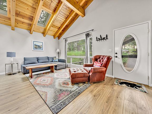3rd image of 1280 Lassen View Dr