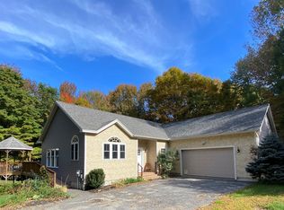 10 Mabel Way, Falmouth, ME 04105