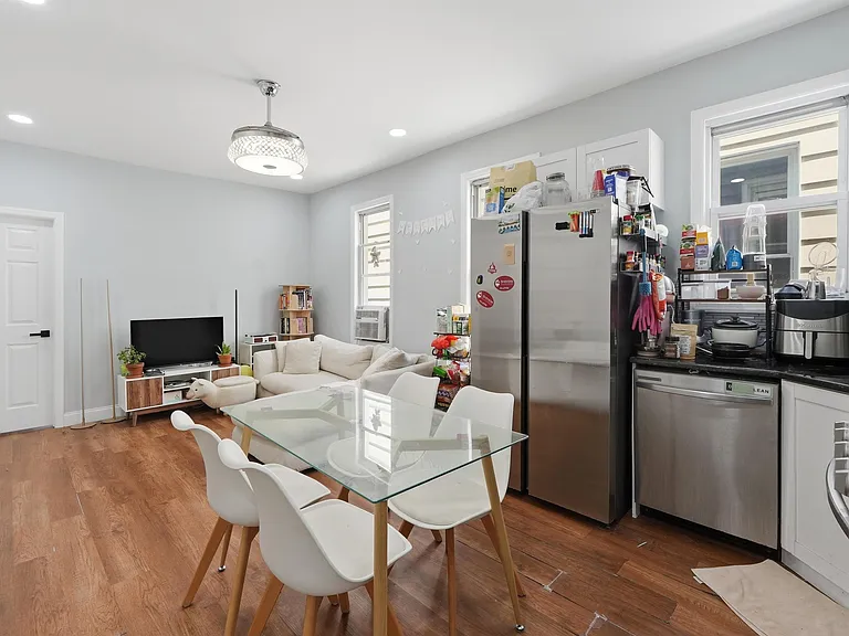 17 Troy St #2 — Photo 4