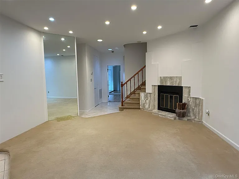 130 S Middle Neck Rd #2 — Photo 6