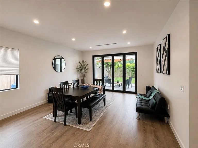 7717 Jamieson Ave — Photo 7