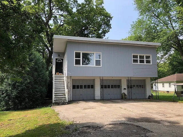 2 bed, 930 sqft, $1,800 — Photo 2