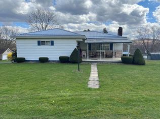 4284 Maple St, Hawthorn, PA 16230