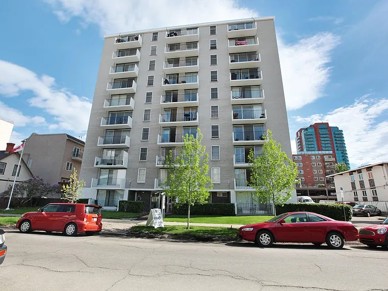 813 13th Ave SW — Photo 2