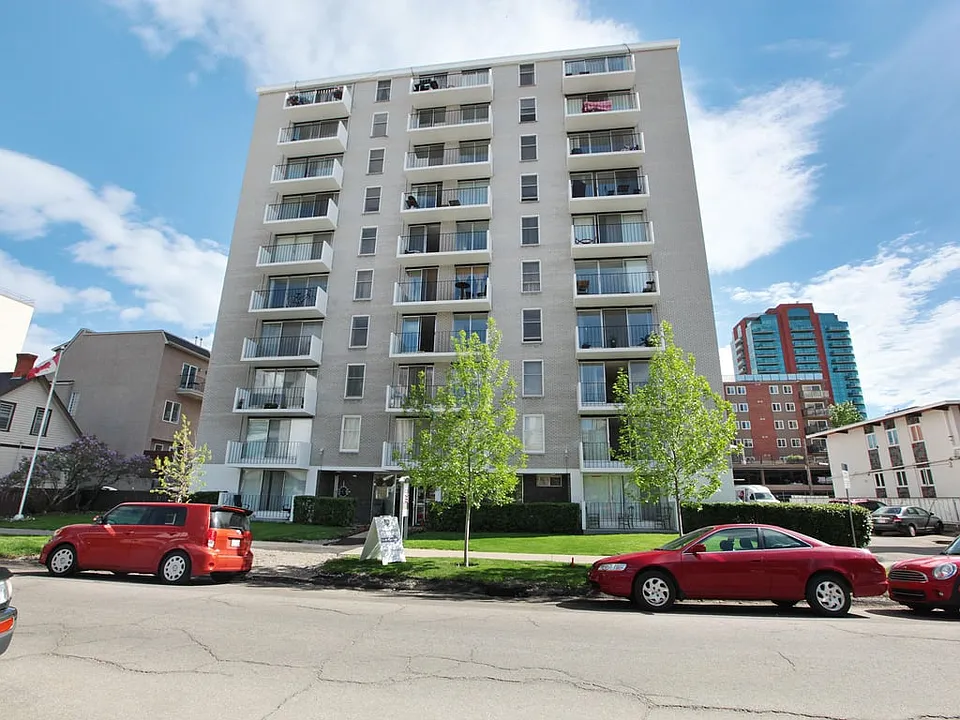 813 13th Ave SW #1