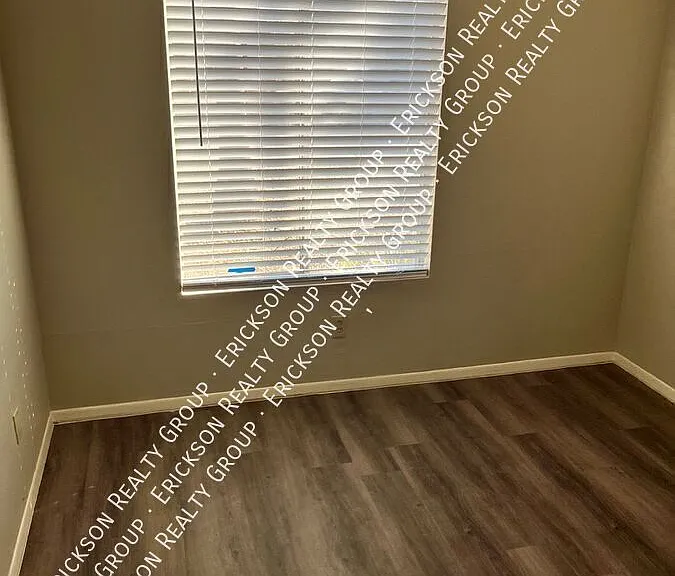606 W Flower Ave — Photo 9