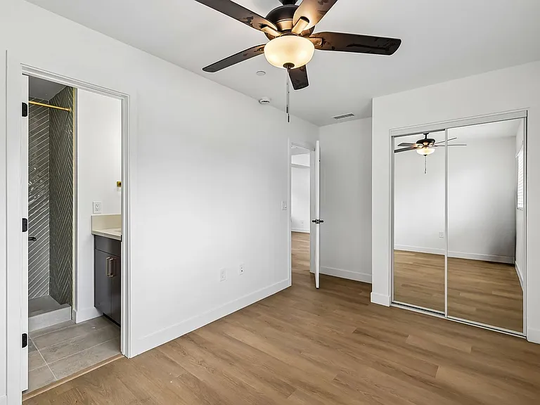 Salt + Sea - Luxury Coastal Apartments near Carlsbad Village — Photo 18