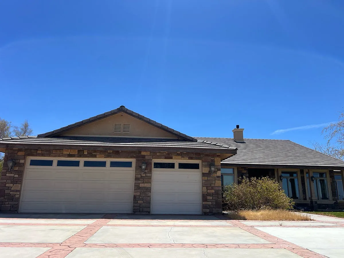 3804 E Avenue T8 photo 1
