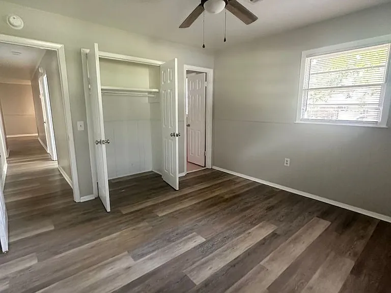1900 S Maple Dr — Photo 23
